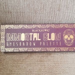 Blackheart eyeshadow pallet